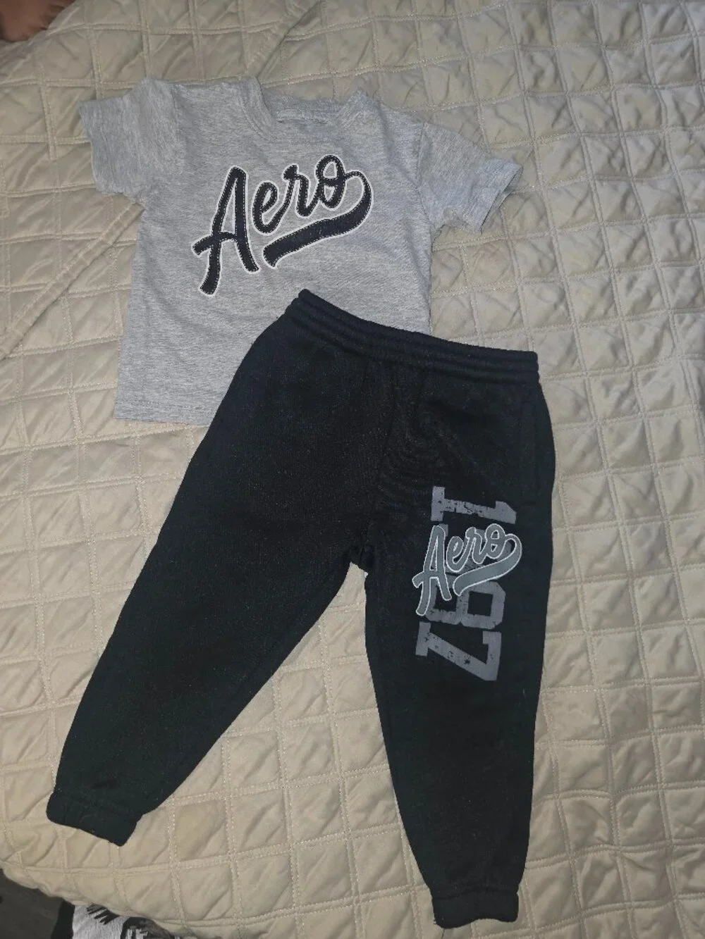 Aeropostale Kids 24M Matching Outfit Set Gray Aero Tee & Black Jogger Sweatpants
